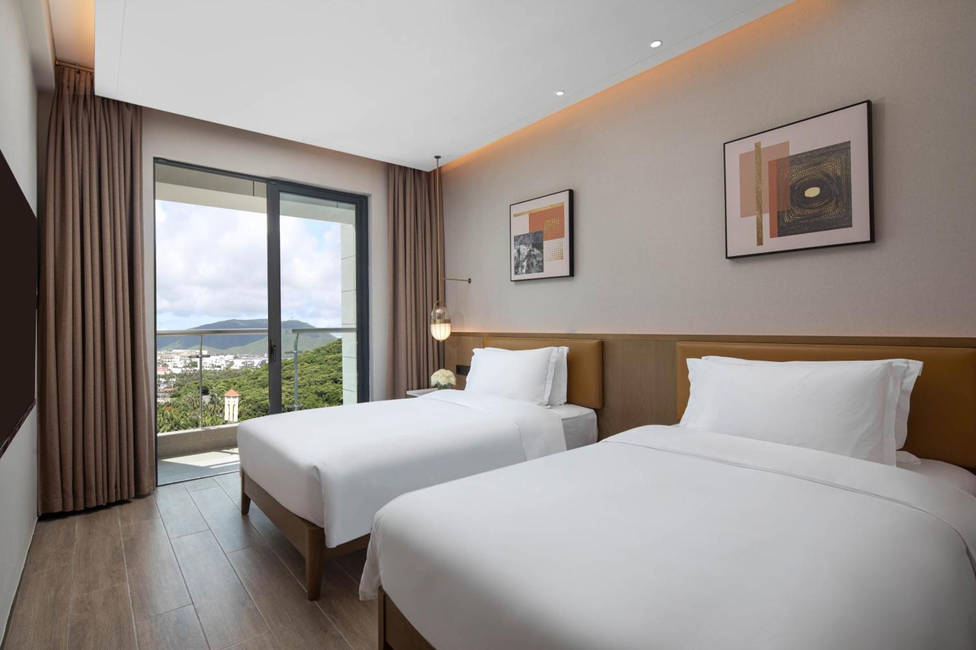 Holiday Inn&Suites Sanya Yalong Bay, an IHG Hotel Bagian luar foto