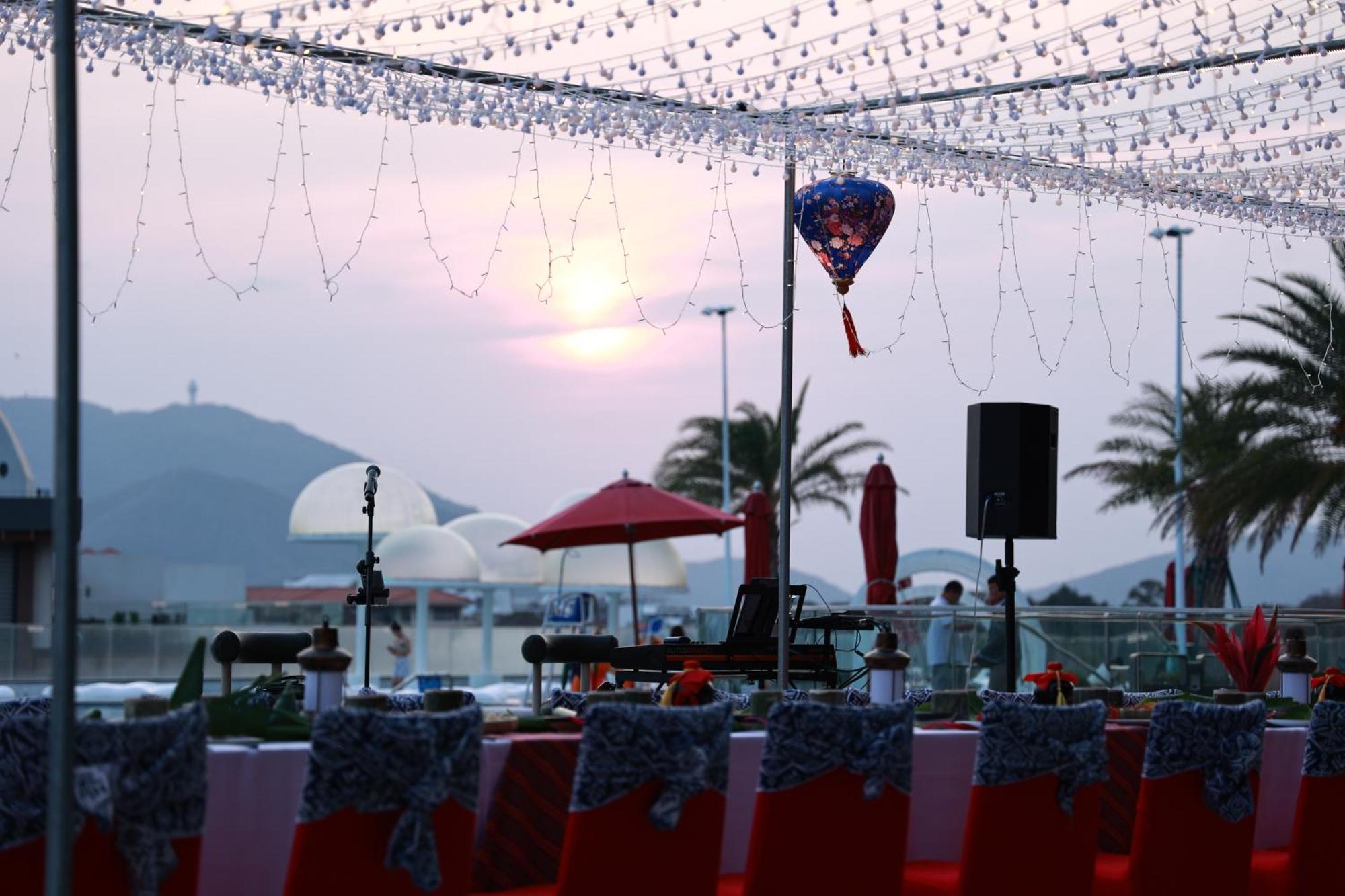 Holiday Inn&Suites Sanya Yalong Bay, an IHG Hotel Bagian luar foto